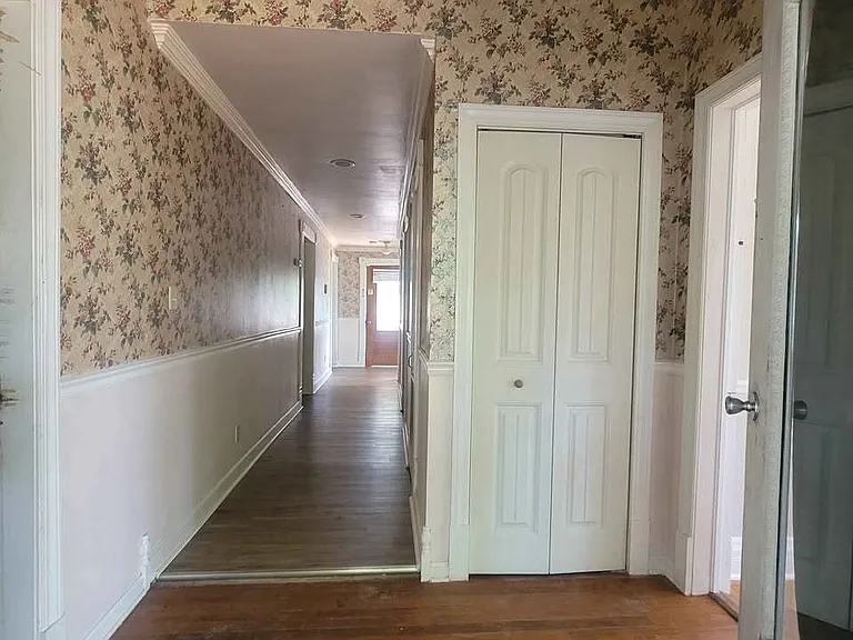 1500 N Franklin St — Photo 3