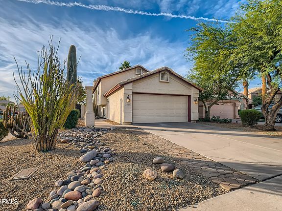 4th image of 4023 E Hiddenview Dr