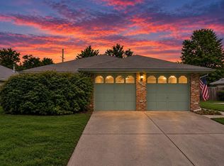413 NW Sherwood Dr, Blue Springs, MO 64014