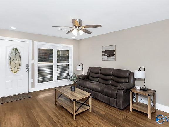 4th image of 2139 Birchwood Dr NE