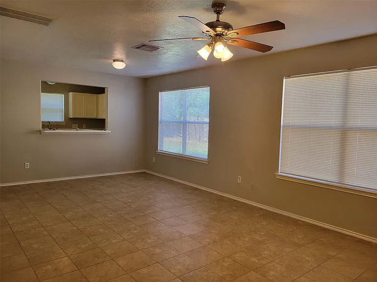 6055 Green Heather Ln — Photo 5