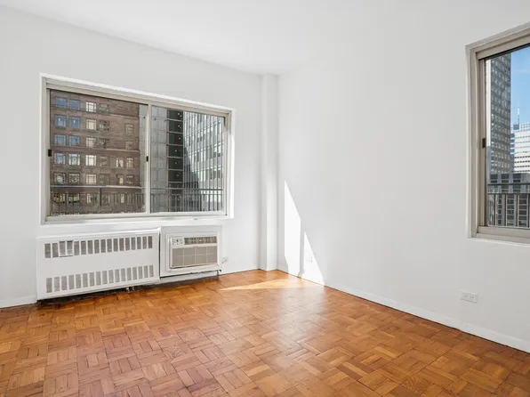 225 East 46th Street image 7 of 12