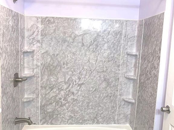 5th image of 950 Hollywood Ave Floor 1