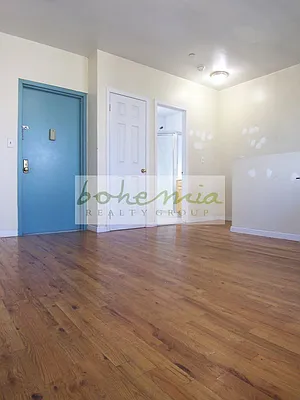 Rented by Bohemia Realty Group | media 18