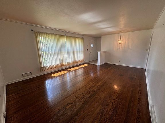 3rd image of 216 Vale Ave S