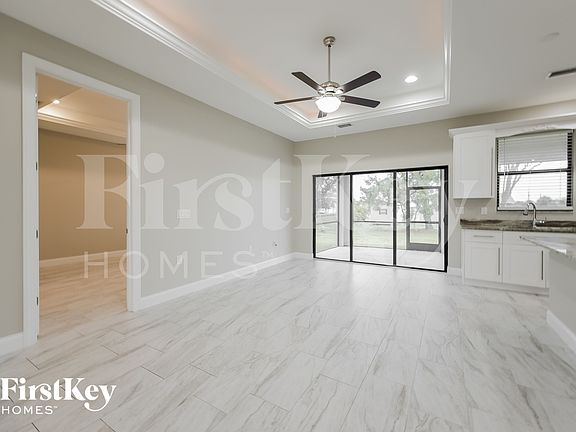 3rd image of 4027 25th St SW