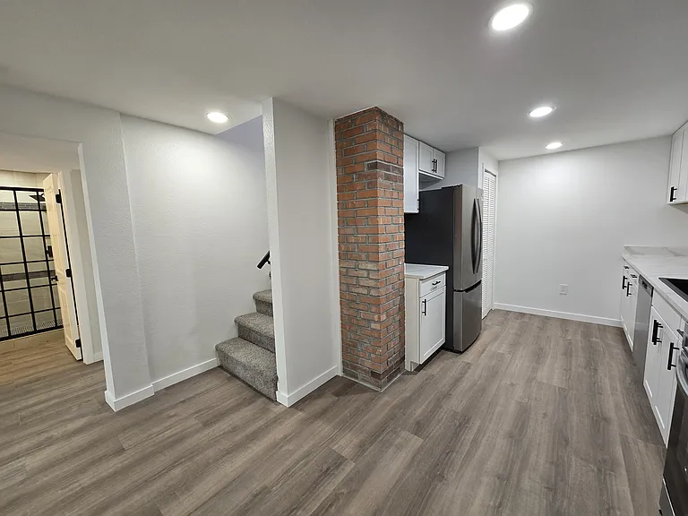 738 E Fountain Blvd — Photo 23