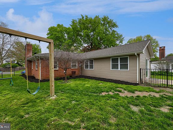 4th image of 43 Oak Ln