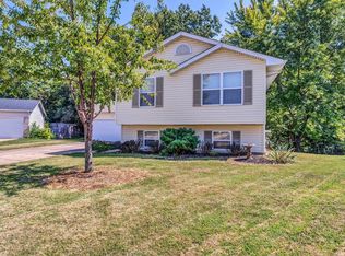 36 Sassafras Ct, Saint Charles, MO 63303