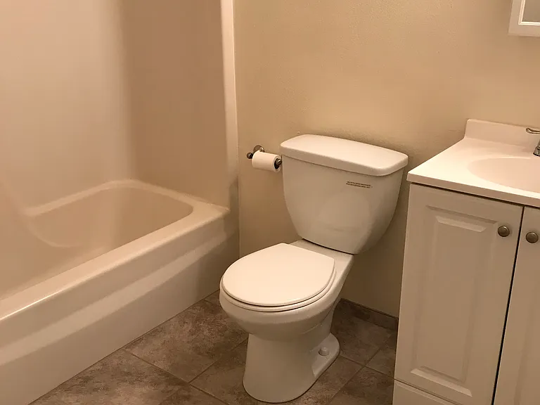 831 Squires Ave #B — Photo 2