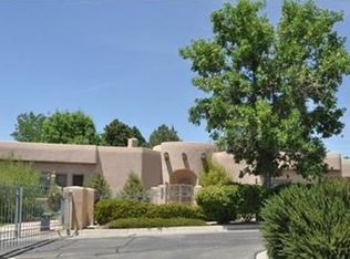 1712 Avenida Alturas NE, Albuquerque, NM 87110