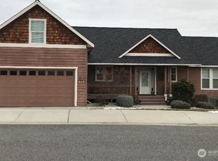 525 Cedar Wood Ln, Wenatchee, WA 98801