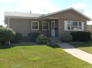 1343 W 5th Ave, Oshkosh, WI 54902