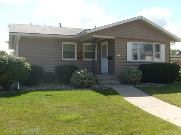 1343 W 5th Ave, Oshkosh, WI 54902