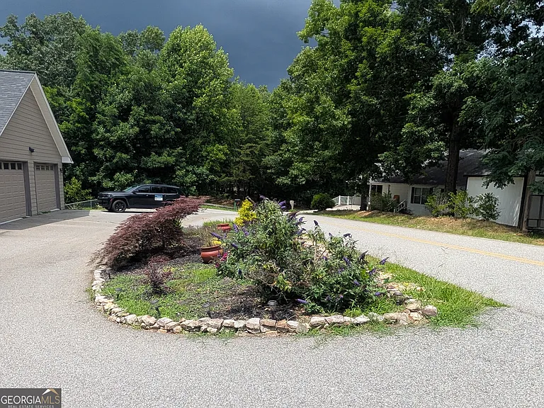 388 Ross Ridge Rd — Photo 2