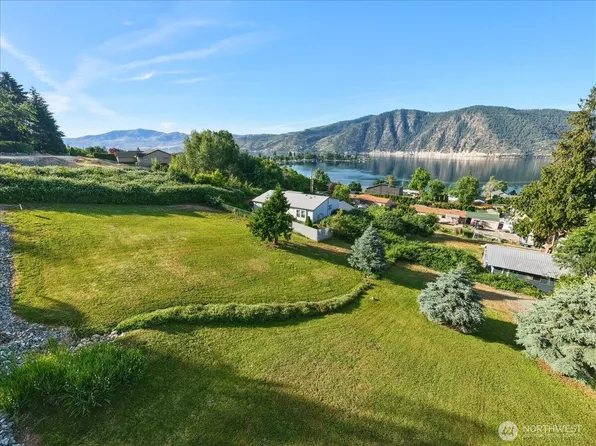 241 Lakeshore Drive, Manson, WA 98831