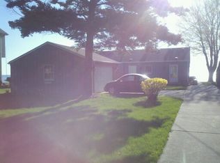 5756 Lakeshore Rd, Fort Gratiot, MI 48059