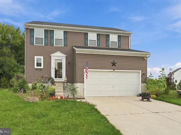 3 Lake Cir, Carneys Point, NJ 08069