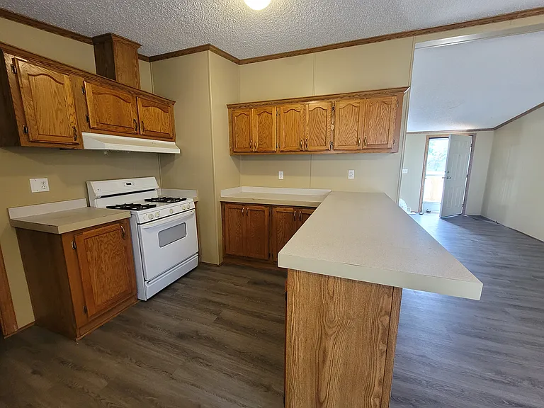 211 E 1st St #33 — Photo 3