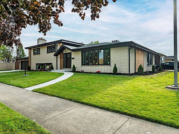 3rd image of 2441 Boeger Ave