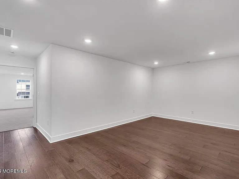 122 Woolley Ct — Photo 23