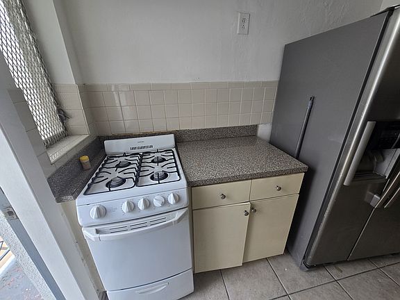 4th image of 1113 Meridian Ave APT 11