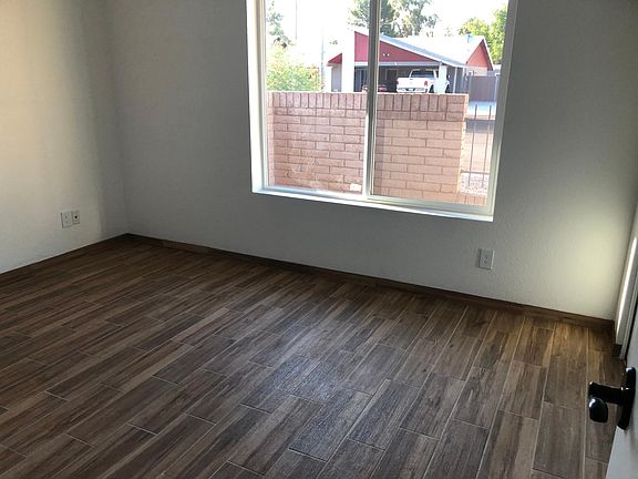 5th image of 4021 W North Ln