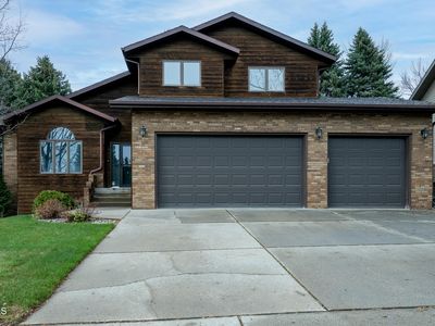304 Aspen Ave, Bismarck, ND, 58503