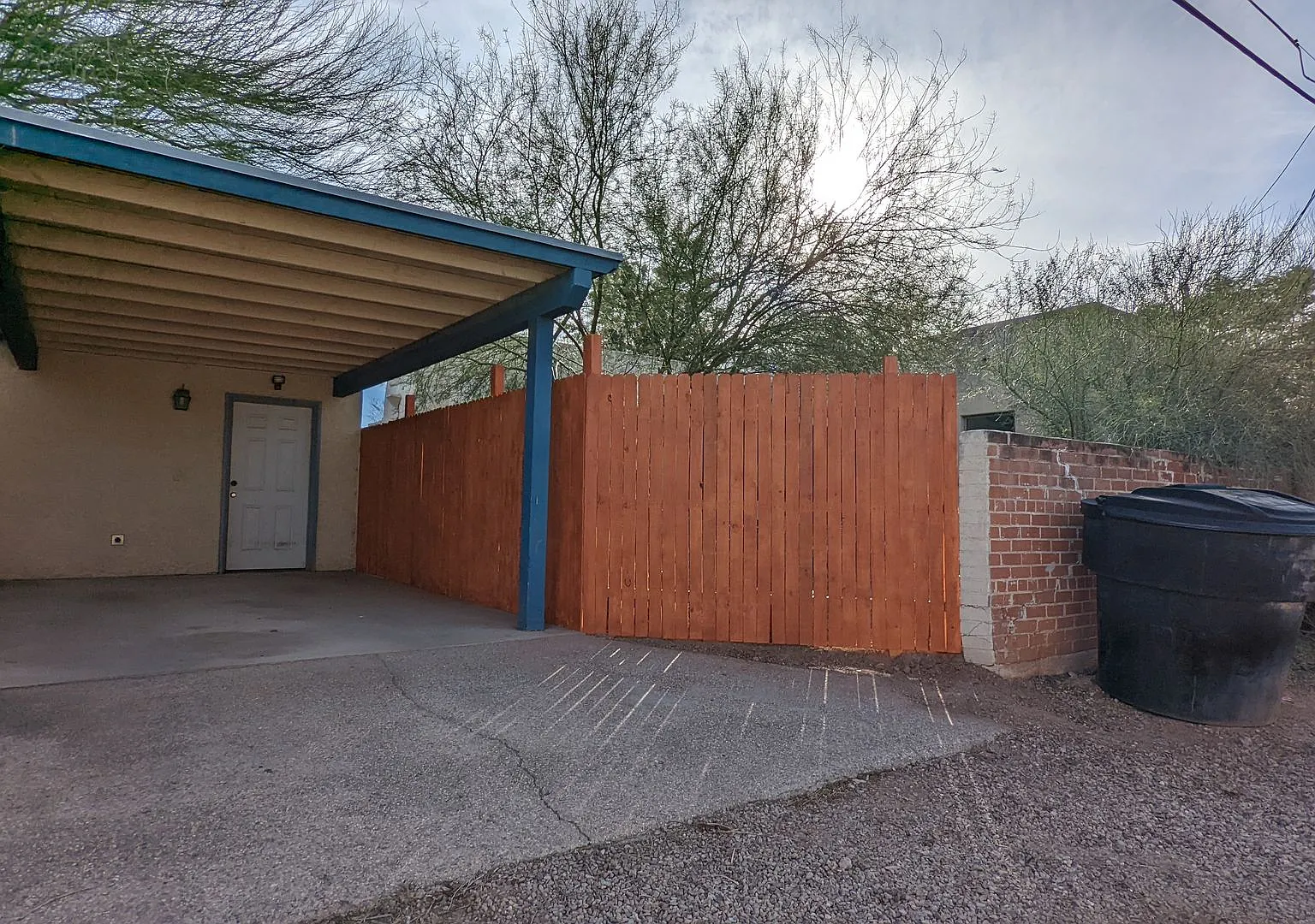 Stunning Central Tucson Home - 3 bed & 2 Bath - UofA & Banner Area — Photo 2