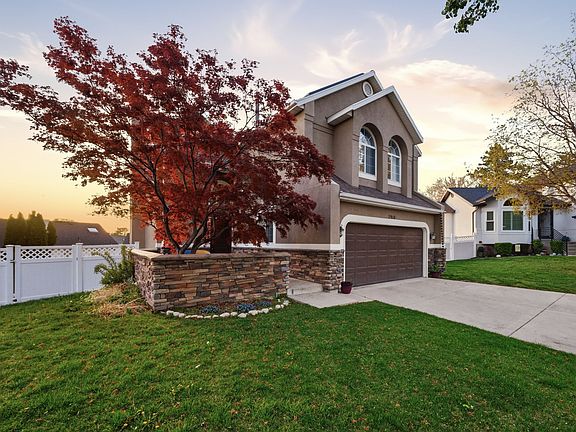 3rd image of 7910 Pear Tree Cir