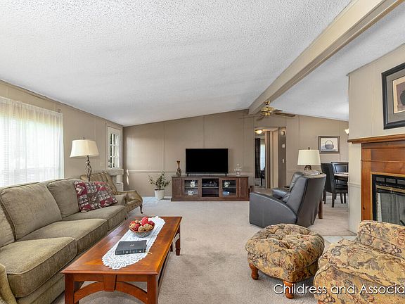 4th image of 7574 Woods Edge Dr NE