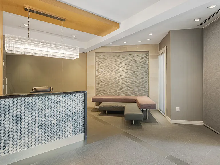 206 E 95th St #PENTHOUSE — Photo 18