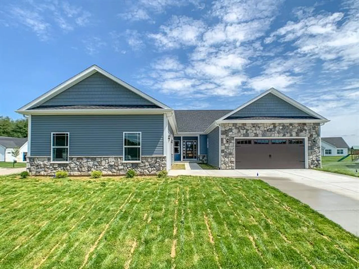 Gorgeous 4 Bd 4 Ba — Photo 1