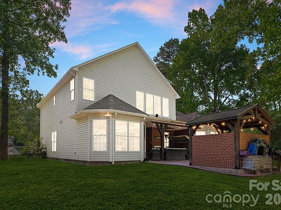 3rd image of 7536 Hannah Alexander Ln