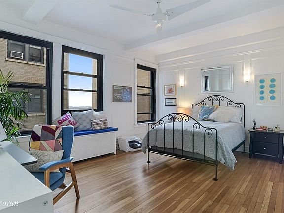 4th image of 135 Eastern Pkwy APT 13H