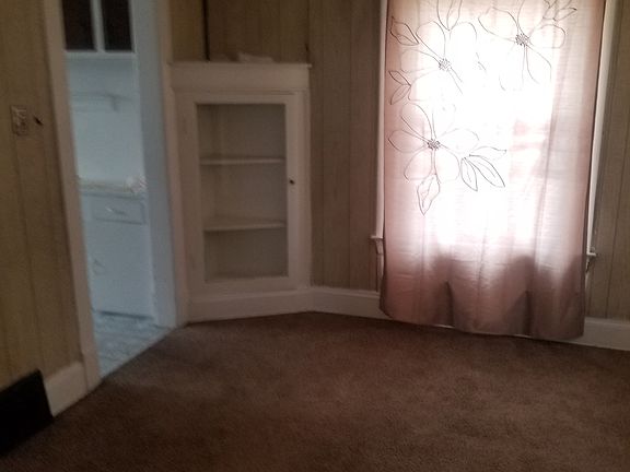 5th image of 609 E 120th St