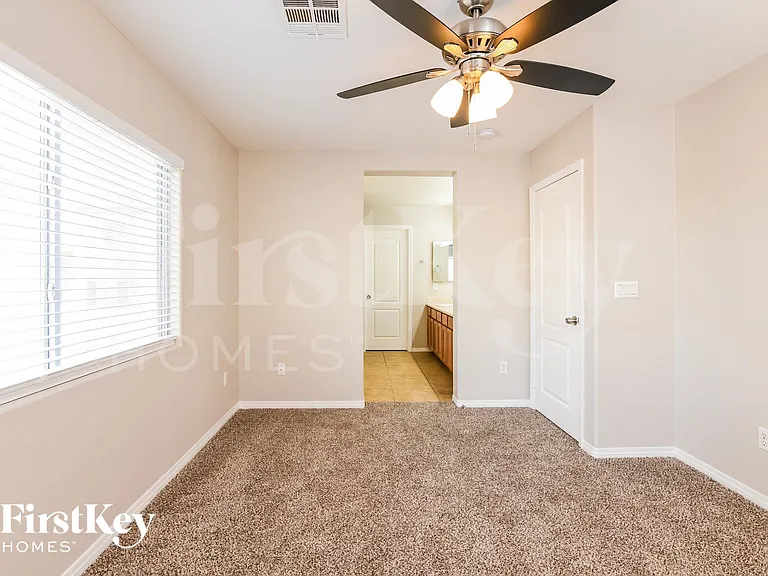 6422 Fulton Meadows Ave — Photo 9