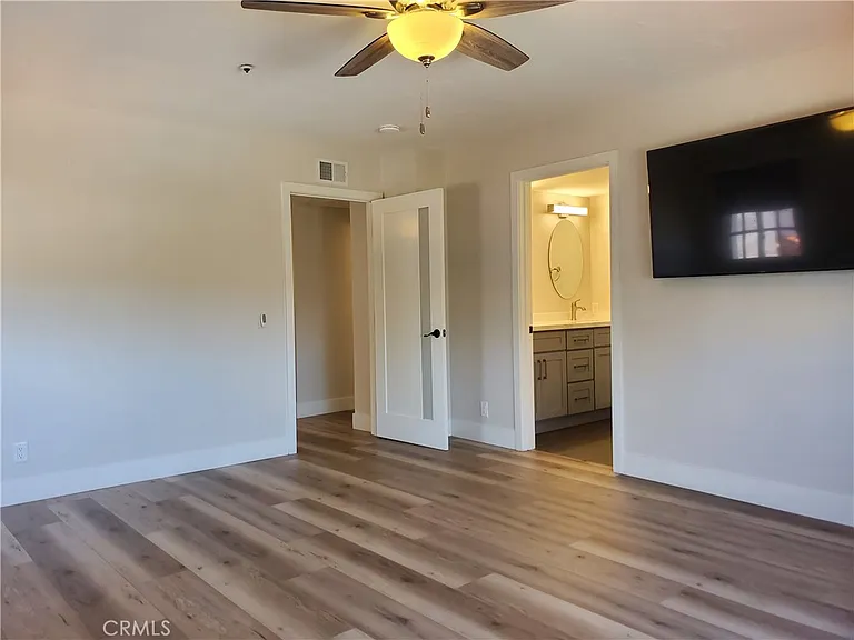 219 W Escalones — Photo 15
