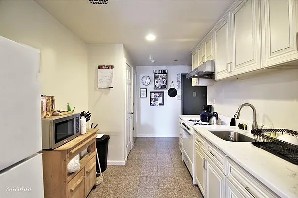 Rented by Corcoran | media 18