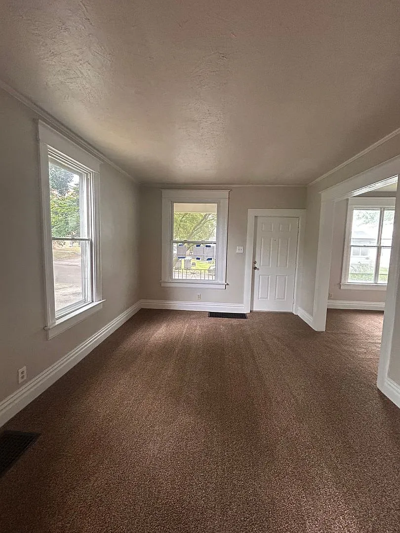 1815 Bayer Ave — Photo 2
