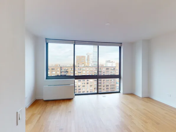 808 Columbus Avenue image 1 of 9