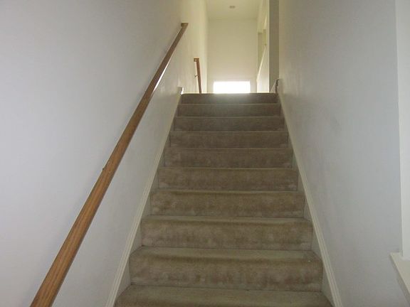 3rd image of 3409 Bradbury Cir