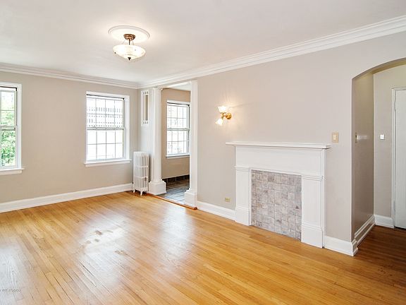 3rd image of 1103 Holly Ct APT 305