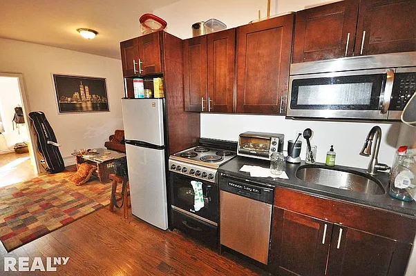 Rented by REAL New York | media 16