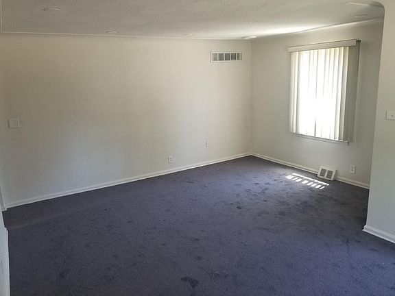 4th image of 28570 Wexford Dr
