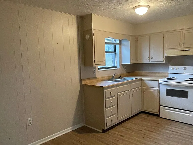 136 Hale Ave #3 — Photo 11