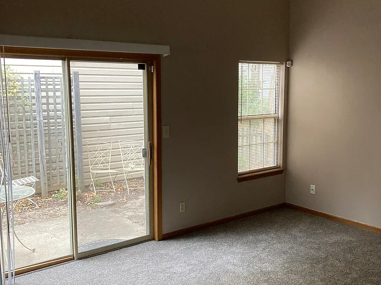 4930 Marigold Ln — Photo 10