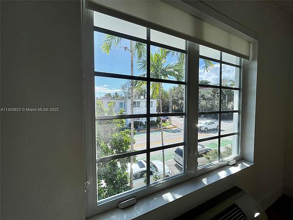 3rd image of 831 16th St #20