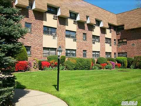 4th image of 25 Elizabeth St APT 1G