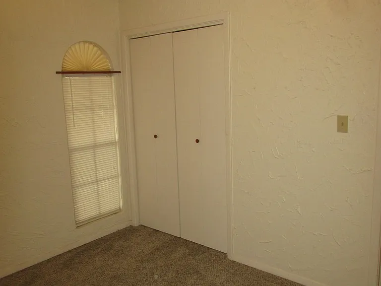 1800 S Santa Monica St — Photo 3